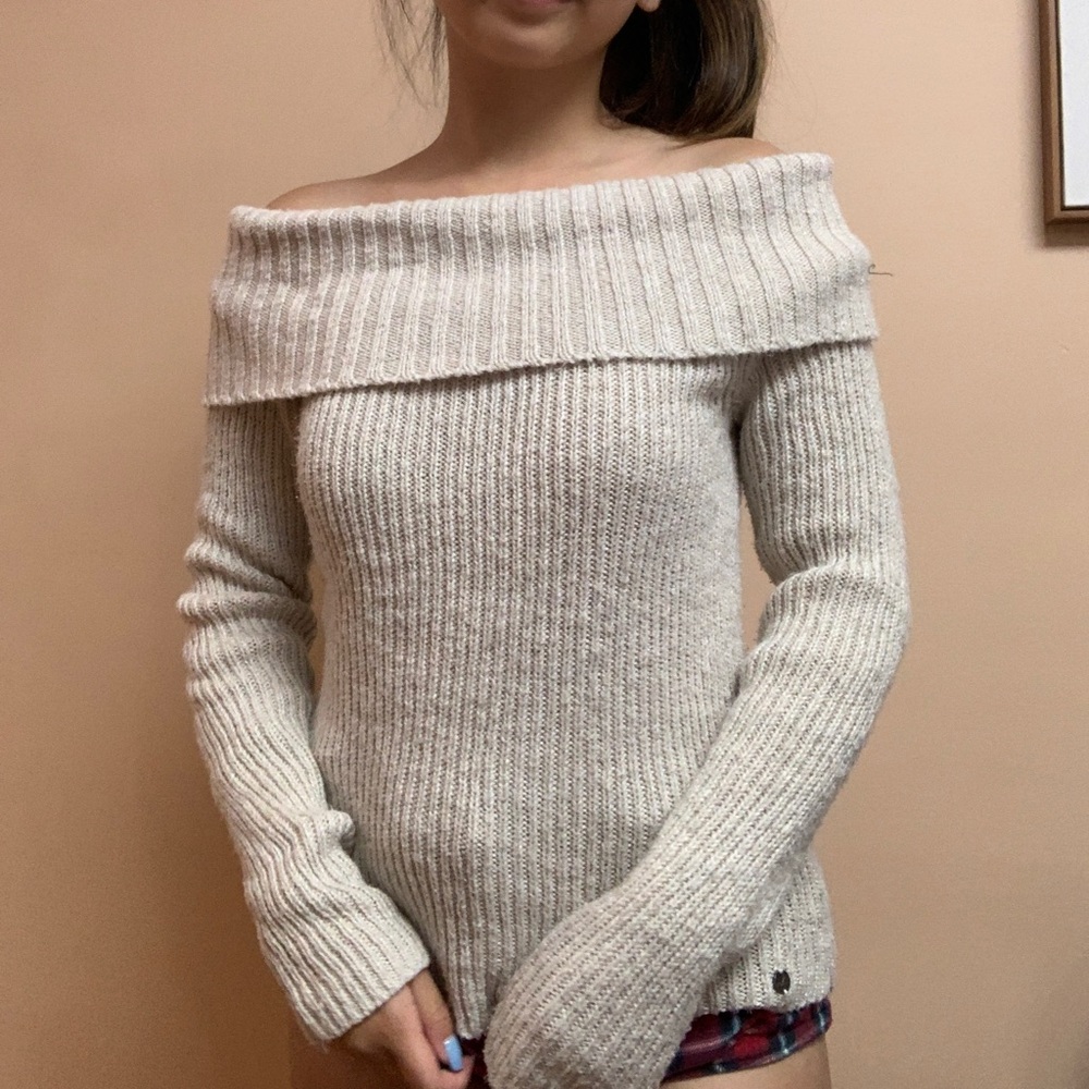 hollister off the shoulder sweater